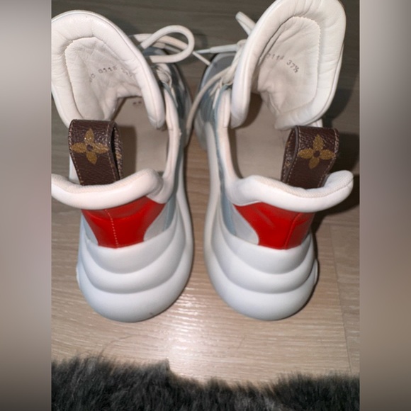 Louis Vuitton LV Archlight Sneakers - Picture 12 of 14
